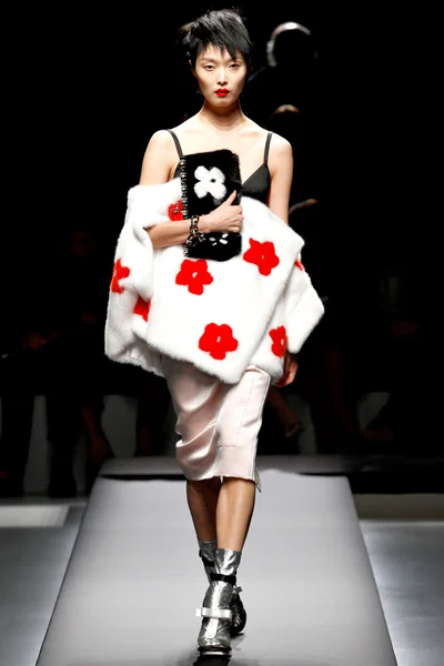 Look 32
